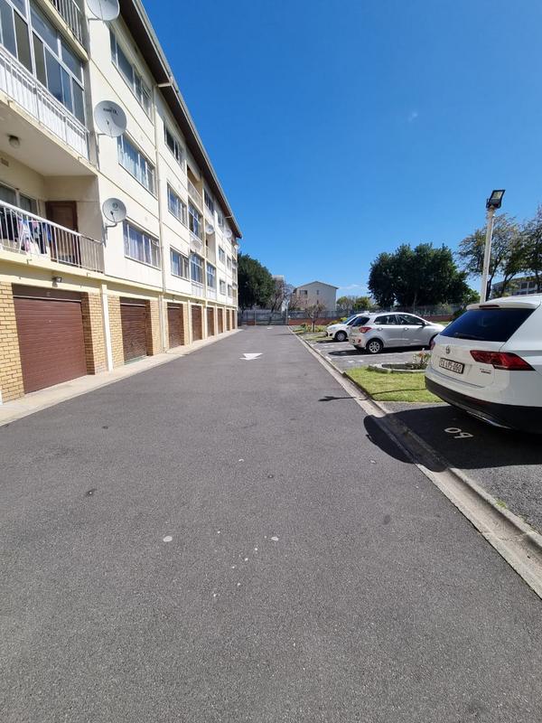 2 Bedroom Property for Sale in Oostersee Western Cape